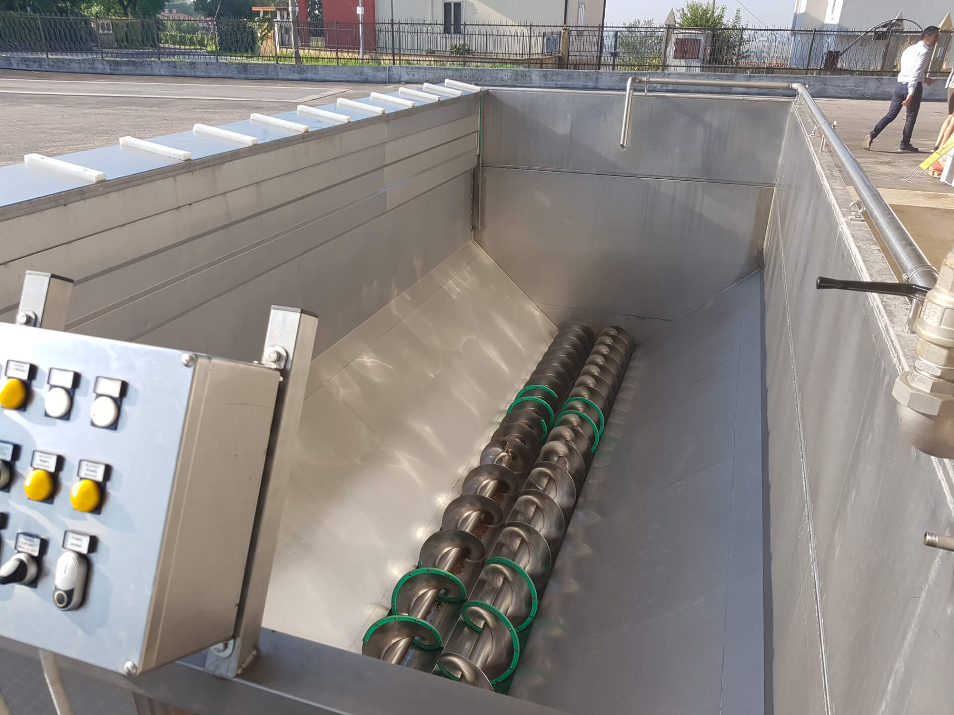 Sistema di ricezione uva